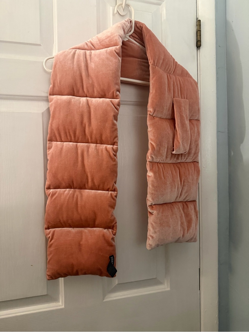 Steve Madden Pink Velvet Puffer Scarf Pull Through One Size